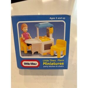 Vintage 1992 Little Tikes Place Miniatures Party Kitchen & Chairs 5591 NIB